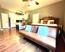 United States Florida Pace vacation rental compare prices direct by owner 15552079