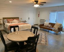 United States Missouri Webb City vacation rental compare prices direct by owner 2092480