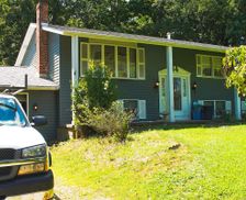 United States Pennsylvania Aliquippa vacation rental compare prices direct by owner 305708