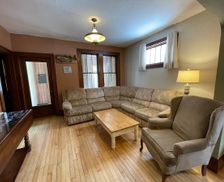 United States Wisconsin Montreal vacation rental compare prices direct by owner 187204