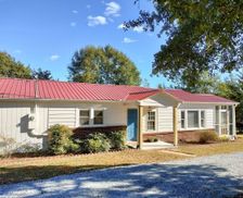 United States South Carolina Central vacation rental compare prices direct by owner 32248367
