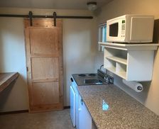 United States California Coulterville vacation rental compare prices direct by owner 289938