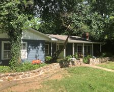 United States Arkansas Fayetteville vacation rental compare prices direct by owner 1188639