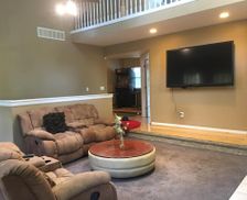 United States Michigan Romulus vacation rental compare prices direct by owner 1381852