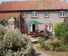 United Kingdom England Weybourne vacation rental compare prices direct by owner 5076041