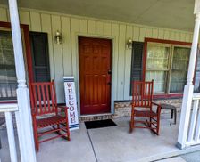 United States Tennessee Loudon vacation rental compare prices direct by owner 29148881