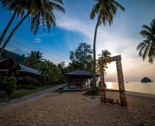 Malaysia Pahang Pulau Tioman vacation rental compare prices direct by owner 24299160