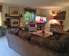 United States Michigan Connecticut vacation rental compare prices direct by owner 1280180