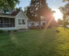 United States Michigan Brandon Township vacation rental compare prices direct by owner 2342695