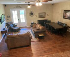 United States Texas Flint vacation rental compare prices direct by owner 9686089