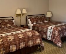 United States New York Schroon Lake vacation rental compare prices direct by owner 1391119