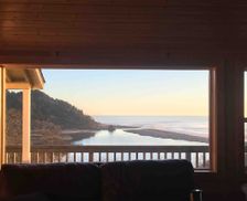 United States California Klamath vacation rental compare prices direct by owner 33450072