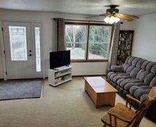 United States Michigan Onsted vacation rental compare prices direct by owner 25953091