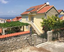 Croatia Splitsko-dalmatinska županija Supetar vacation rental compare prices direct by owner 4409374