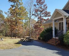 United States North Carolina Weaverville vacation rental compare prices direct by owner 11454247