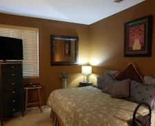 United States California Fontana vacation rental compare prices direct by owner 878506