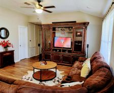 United States Texas Beaumont vacation rental compare prices direct by owner 33033621