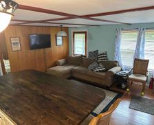 United States New York Huletts Landing vacation rental compare prices direct by owner 24414477