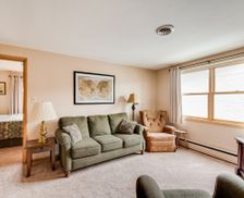 United States Wisconsin West Milwaukee vacation rental compare prices direct by owner 1241289