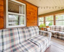 United States New York Saranac Lake vacation rental compare prices direct by owner 11647889