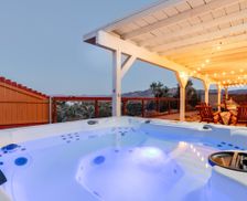 United States California Yucca Valley vacation rental compare prices direct by owner 15395832