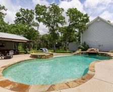United States Texas Burleson vacation rental compare prices direct by owner 28723326