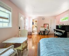 United States New York Huntington Station vacation rental compare prices direct by owner 27876345