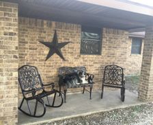 United States Texas Terrell vacation rental compare prices direct by owner 6870674