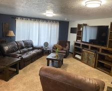 United States Montana Lewistown vacation rental compare prices direct by owner 25400624