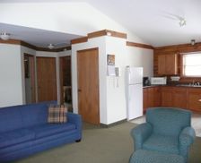 United States Illinois Carlyle vacation rental compare prices direct by owner 1194517