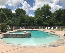 United States Texas New Braunfels vacation rental compare prices direct by owner 10127833