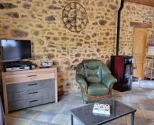 France Nouvelle-Aquitaine Saint-Martial-de-Nabirat vacation rental compare prices direct by owner 4003483