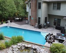 United States Ohio Rockbridge vacation rental compare prices direct by owner 2435712