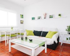 Spain Andalucía Rota vacation rental compare prices direct by owner 27233048