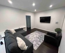 United States New York Queens vacation rental compare prices direct by owner 24257095