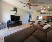 United States Hawaii Waipahu vacation rental compare prices direct by owner 28800100