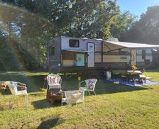 United States Arkansas Garfield vacation rental compare prices direct by owner 28230706