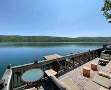 United States New York Hammondsport vacation rental compare prices direct by owner 2788125