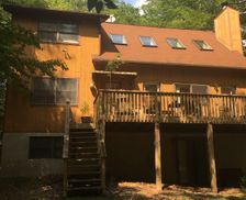 United States Pennsylvania Hamlin, Pocono mountains vacation rental compare prices direct by owner 11582059