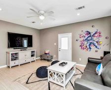 United States Texas Houston vacation rental compare prices direct by owner 27145811