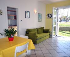 Italy Emilia-Romagna Lido delle Nazioni vacation rental compare prices direct by owner 6371729