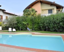 Italy Veneto Lazise vacation rental compare prices direct by owner 10120576