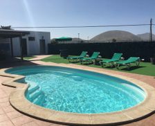 Spain Las Palmas El islote vacation rental compare prices direct by owner 33239221