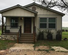 United States Texas Manchaca vacation rental compare prices direct by owner 2137836
