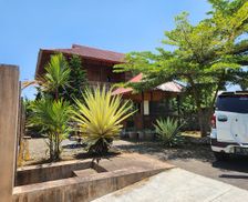 Indonesia Sulawesi Utara Tomohon Selatan vacation rental compare prices direct by owner 8247869