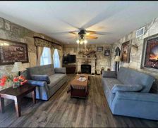 United States Texas Fredericksburg vacation rental compare prices direct by owner 2053053