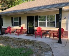 United States Arkansas Bentonville vacation rental compare prices direct by owner 2284818