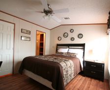 United States Texas Dilley vacation rental compare prices direct by owner 910709