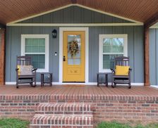 United States South Carolina Central vacation rental compare prices direct by owner 24230186