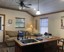 United States Texas McLennan County vacation rental compare prices direct by owner 1194576